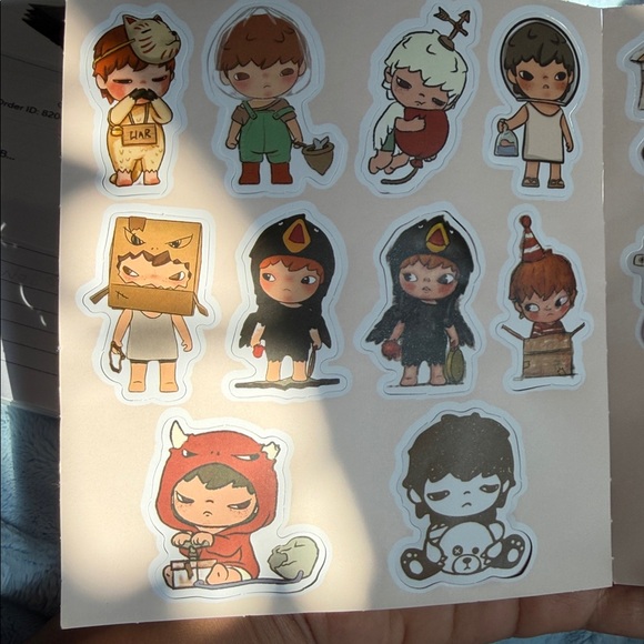 POPMART - HIRONO VYNLY STICKER - Picture 3 of 5